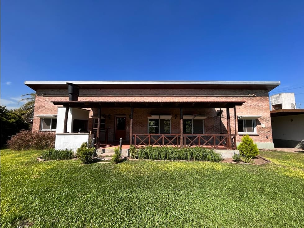 CASA EN FUNES — foto 1