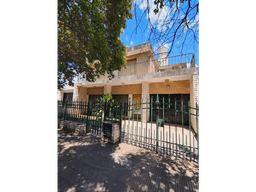 ALQUILER casa PLANTA ALTA 2 DORM y GARAGE Bº AYACUCHO.