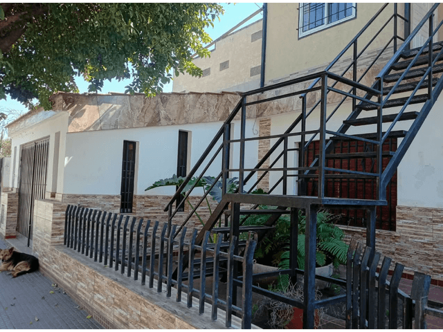 VENTA CASA Y 2 DPTOS B° LICEO 2° SECCION