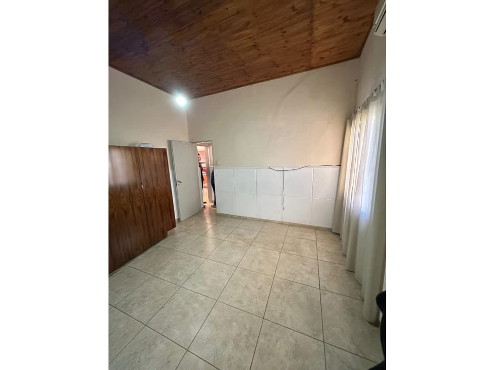 ALQUILER CASA CON GRAN PATIO B° TALLERES — foto 6