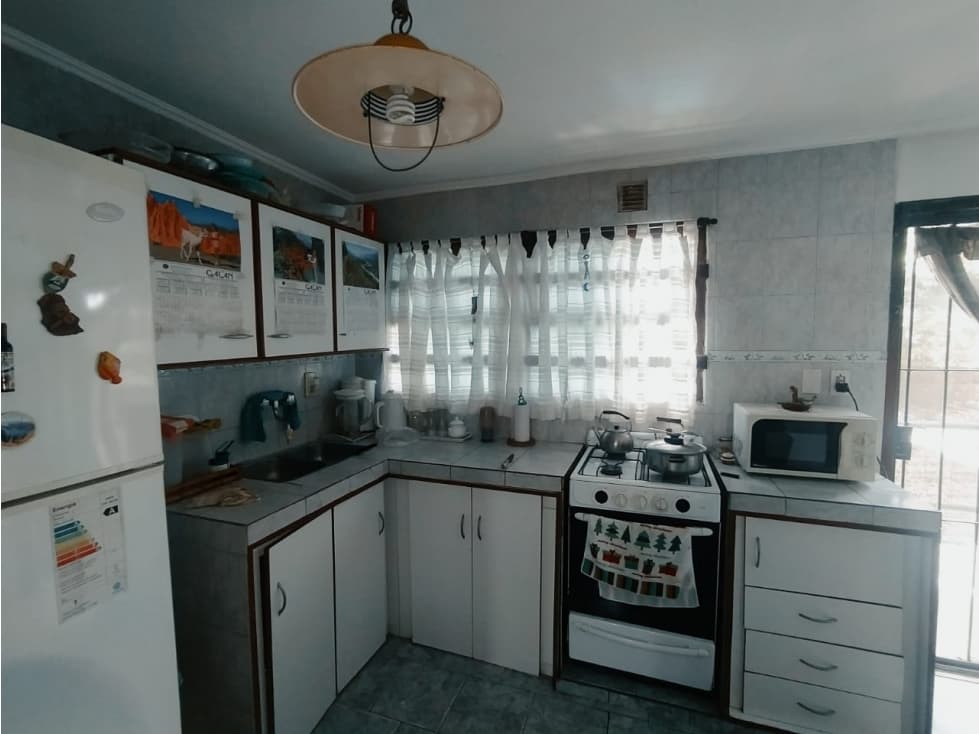 VENTA casa 3 ambientes con parque — foto 2