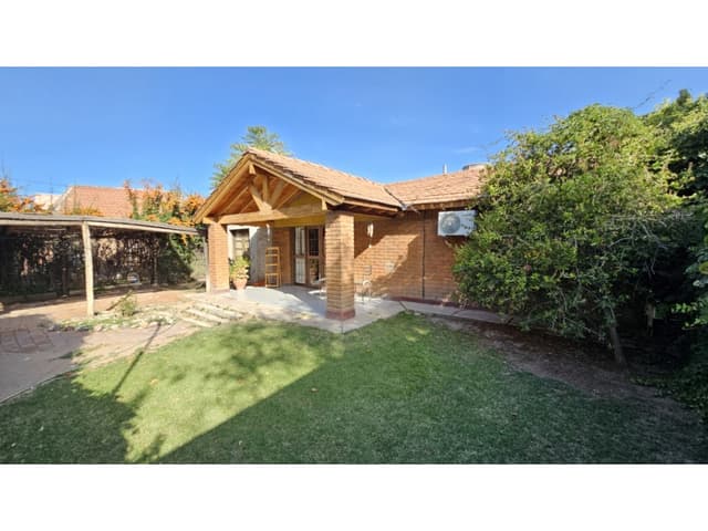 Casa 3 Dorm. y Cochera en Venta - Vistalba - Lujan de Cuyo