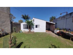 CASA EN EXCELENTE UBICACION. ZONA INDUSTRIAL