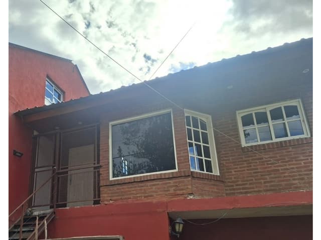 HERMOSA CASA EN PLANTA ALTA. EN ALQUILER Ituzaingó Norte