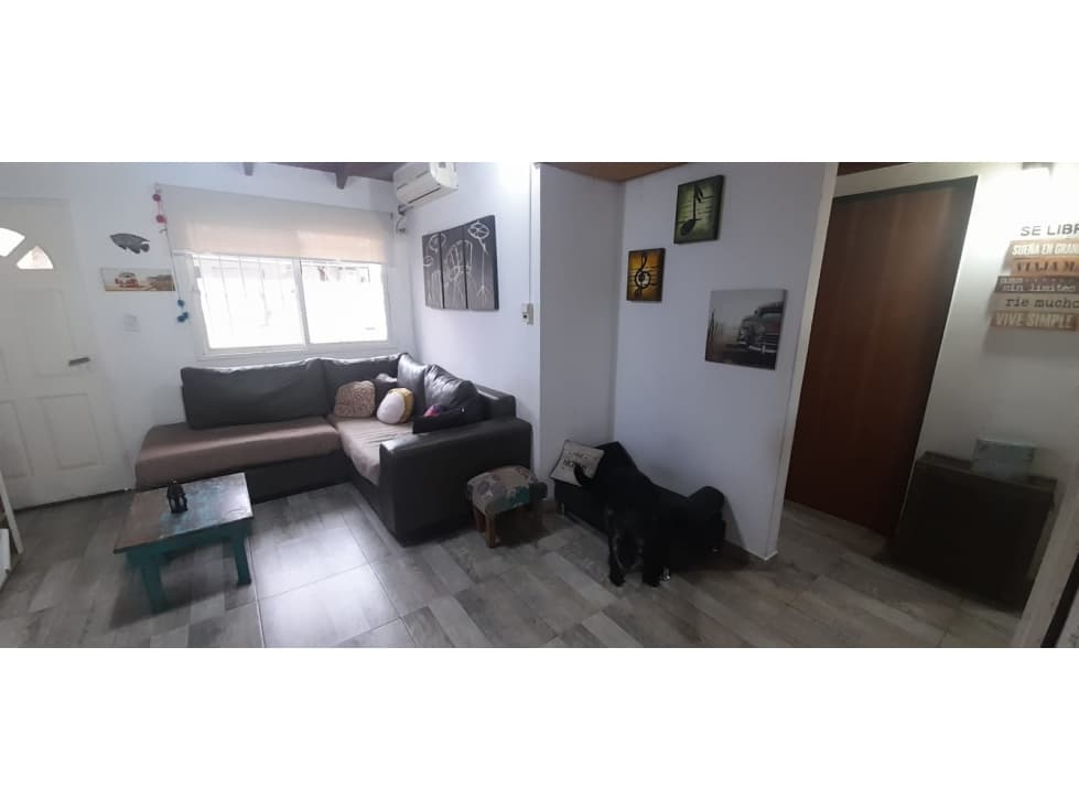 HERMOSA CASA EN PH TOTALMENTE ACTUALIZADA EN VENTA. MORON SUR — foto 1