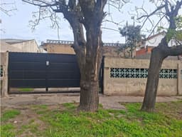 AMPLIA CASA AMERICANA EN VENTA. ITUZAINGO NORTE