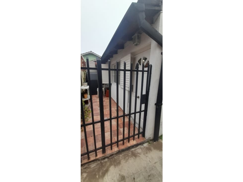 HERMOSA CASA EN PH TOTALMENTE ACTUALIZADA EN VENTA. MORON SUR — foto 3