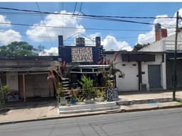 VIVIENDA C/LOCAL COMERCIAL S/AV. J. M. PAZ en PH. EN VENTA.