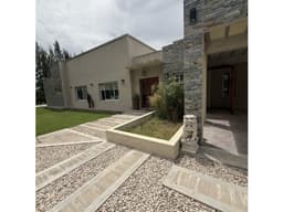 Casa quinta en Malvinas II