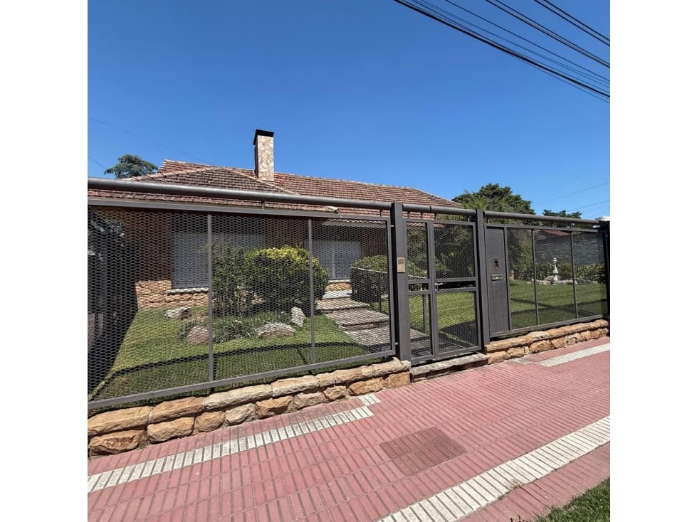 Casa quinta centrica sobre calle Alberti — foto 1