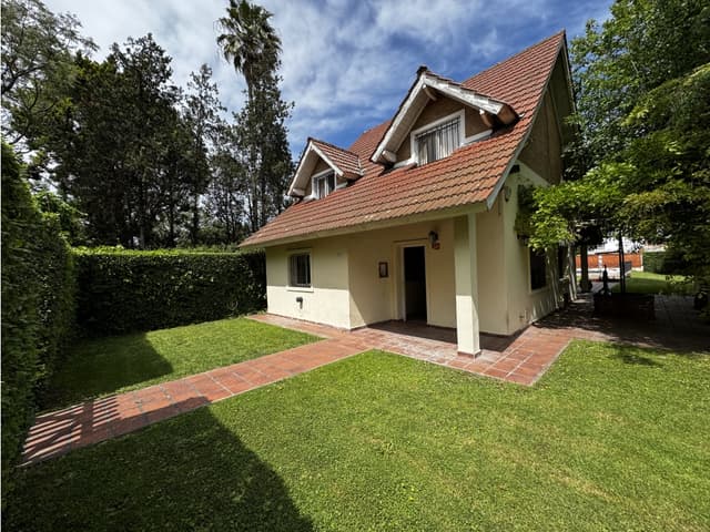 Excelente casa en venta en el centro de Domselaar - San Vicente