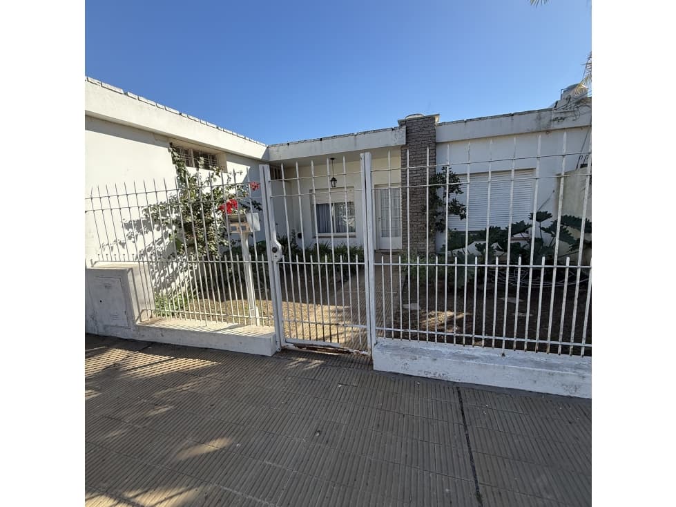 CASA EN BARRIO PARQUE — foto 2