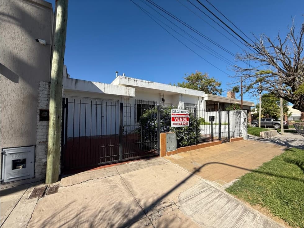 Casa céntrica en venta en Brandsen — foto 4