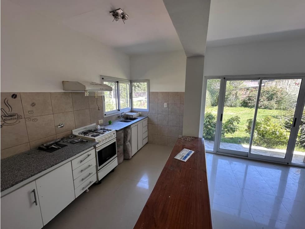 Casa nueva con amplio lote — foto 3