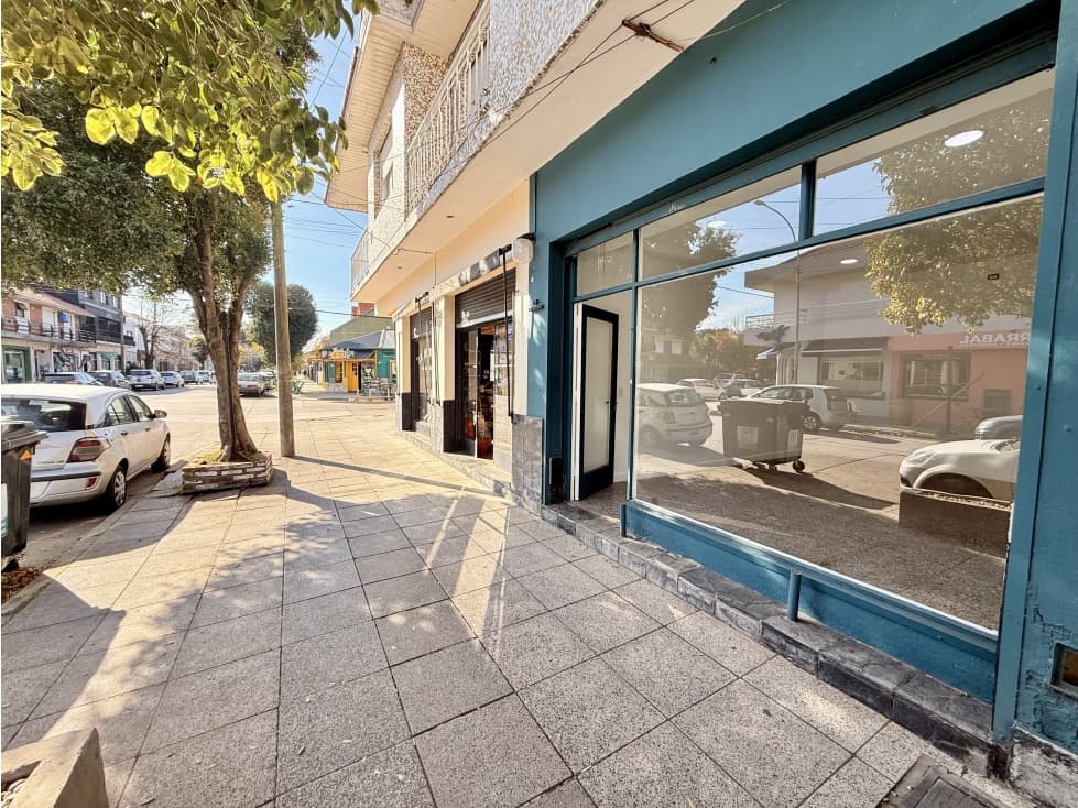 LATORRE PROP. ALQUILA LOCAL COMERCIAL - PATAGONES Y STROBEL — foto 1