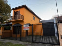 LATORRE PROP. VENDE CASA CON GALPON - ZONA AV. CONSTITUCION