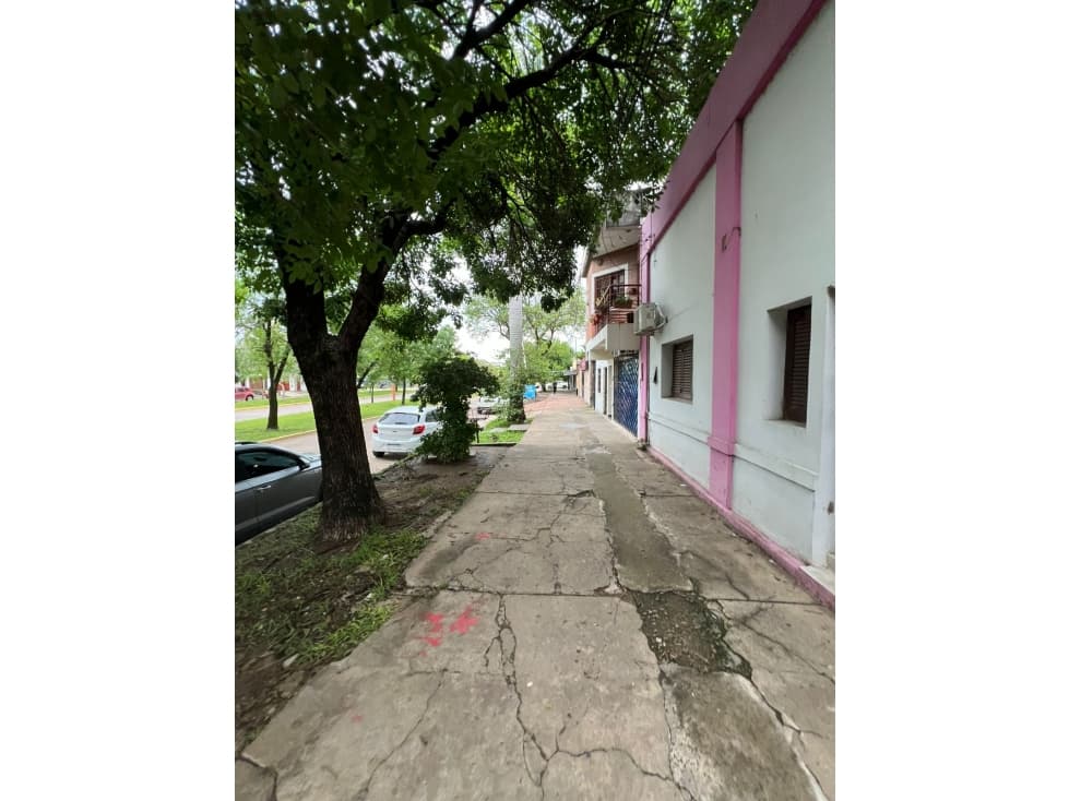 Inmueble sobre Av Hernandarias a metros de Av 25 de Mayo! — foto 2