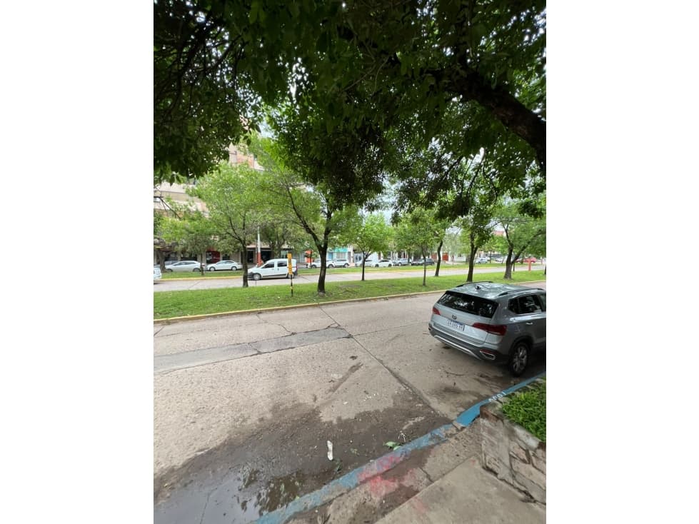 Inmueble sobre Av Hernandarias a metros de Av 25 de Mayo! — foto 4