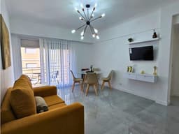 3 AMBIENTES A LA CALLE CON BALCON SALIENTE - BROWN 2420