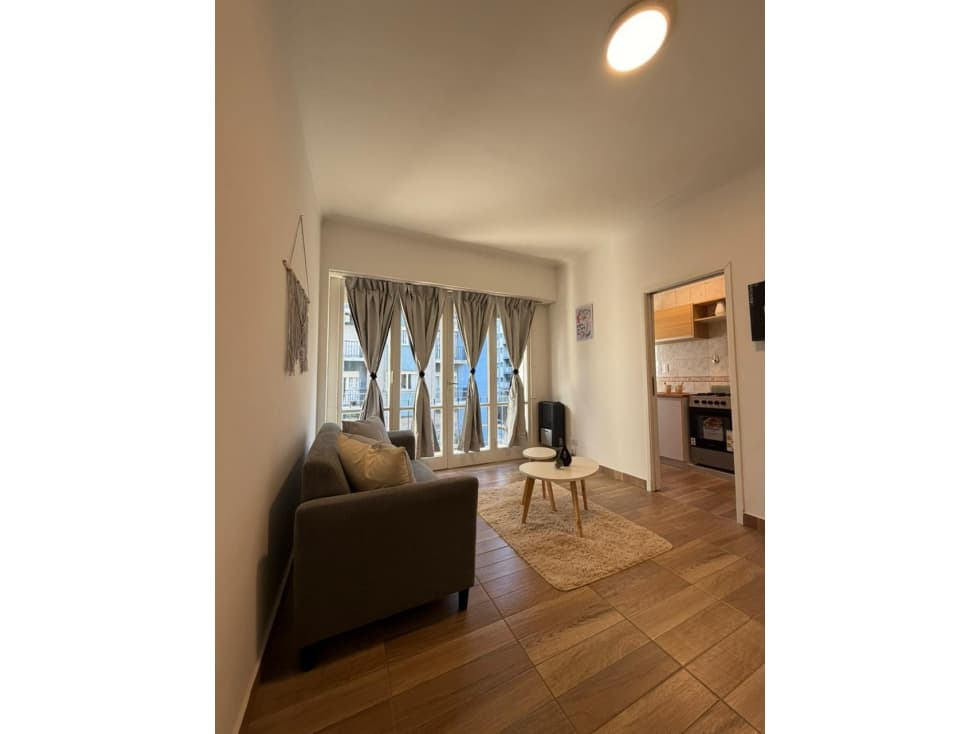 2 AMBIENTES A LA CALLE CON BALCON SALIENTE - SANTA FE 1888 — foto 1
