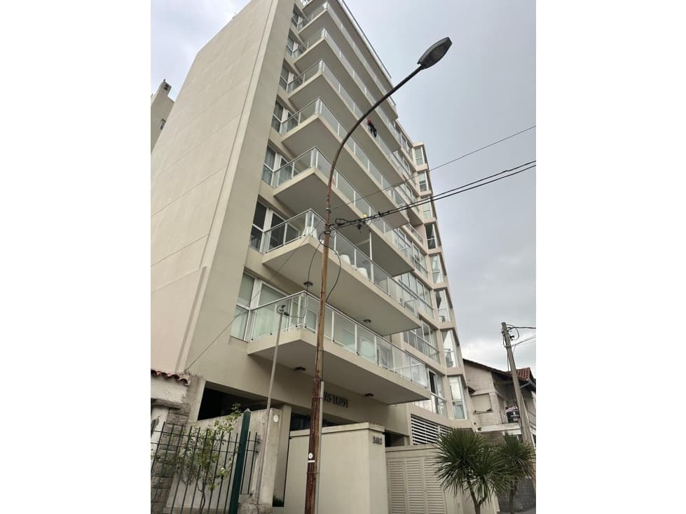 Departamento en Venta 6 Ambientes en Varese — foto 1