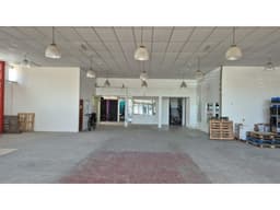 VENDE / ALQUILA - GRAN LOCAL Y DEPÓSITO - AV COLÓN 6300