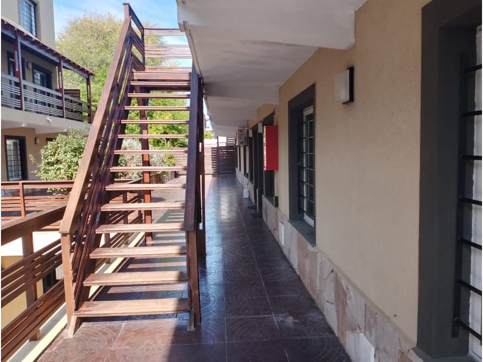 PINAMAR- CENTRICO DEPARTAMENTO CON DOBLE COCHERA CUBIERTA — foto 4