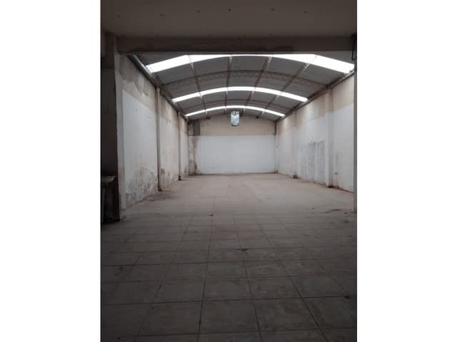 Alquiler galpón zona Juan B Justo