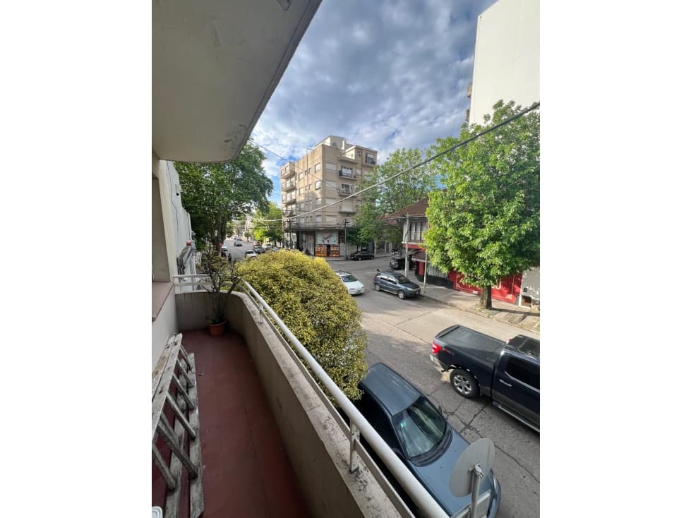Venta PH en dos plantas con consultorio en PB — foto 2