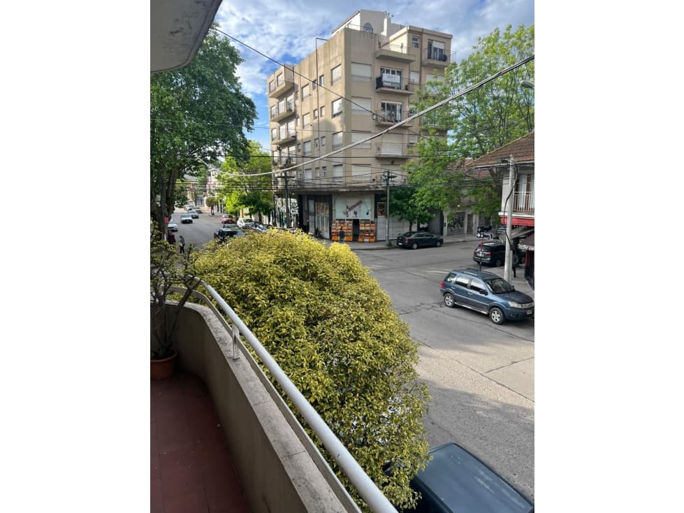 Venta PH en dos plantas con consultorio en PB — foto 3