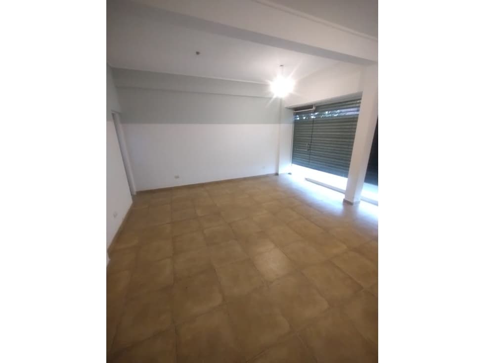 alquiler local comercial zona Juan B Justo — foto 1