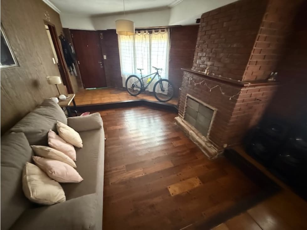 Chalet 4 ambientes en Venta - Todo en Esquina — foto 4