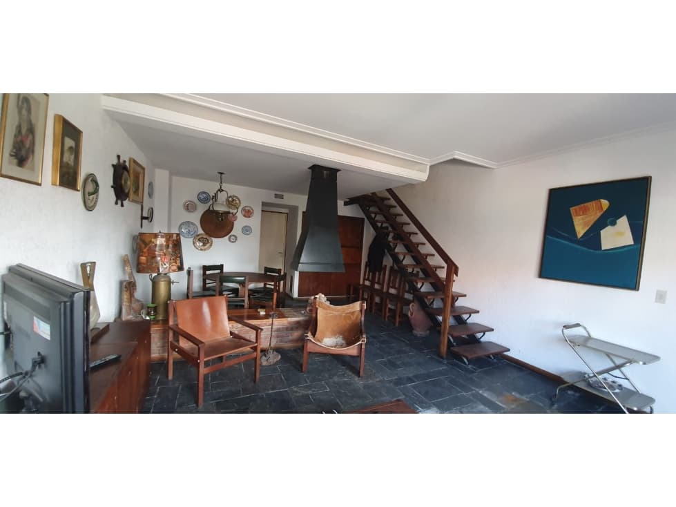 Dúplex Cuatro Ambientes Con Cochera — foto 2