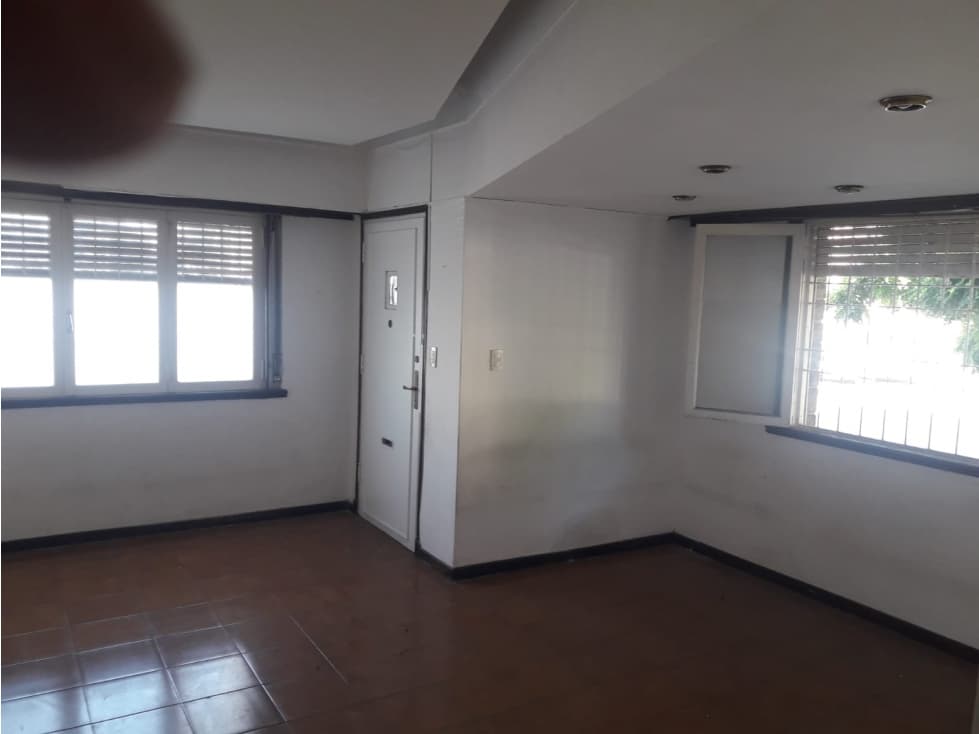 VENTA CHALET 3 AMB. RIVADAVIA ESQ. OLAZABAL — foto 2