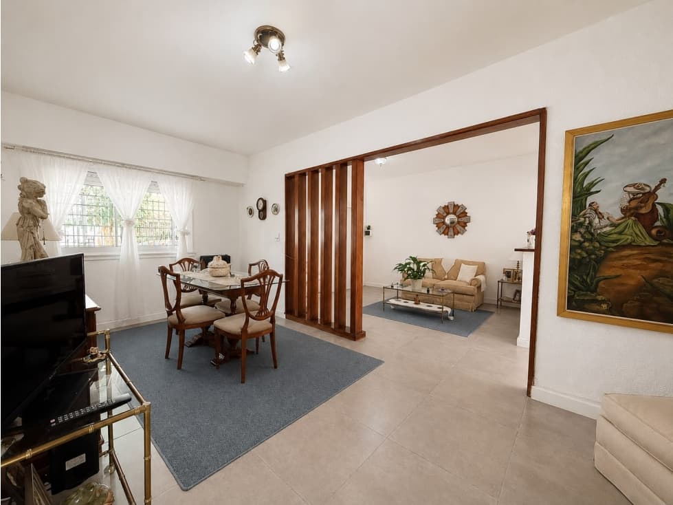 VENTA CASA(3) AMB. TOTALMENTE RECICLADA - PARQUE LURO — foto 1