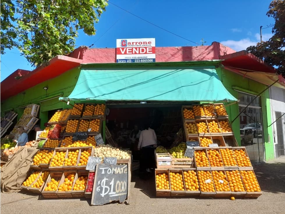 venta locales en av.Luro y Chile ,Mar del Plata — foto 1