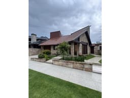 ALQUILER TEMPORARIO CHALET 5 DORMITORIOS SOBRE AV EDISION