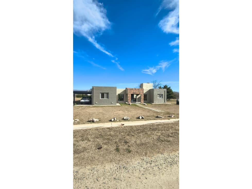 SE VENDE CASA EN CARLOS PAZ GOLF — foto 1