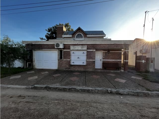 Vendo Casa con pileta en Caseros, Entre Ríos.