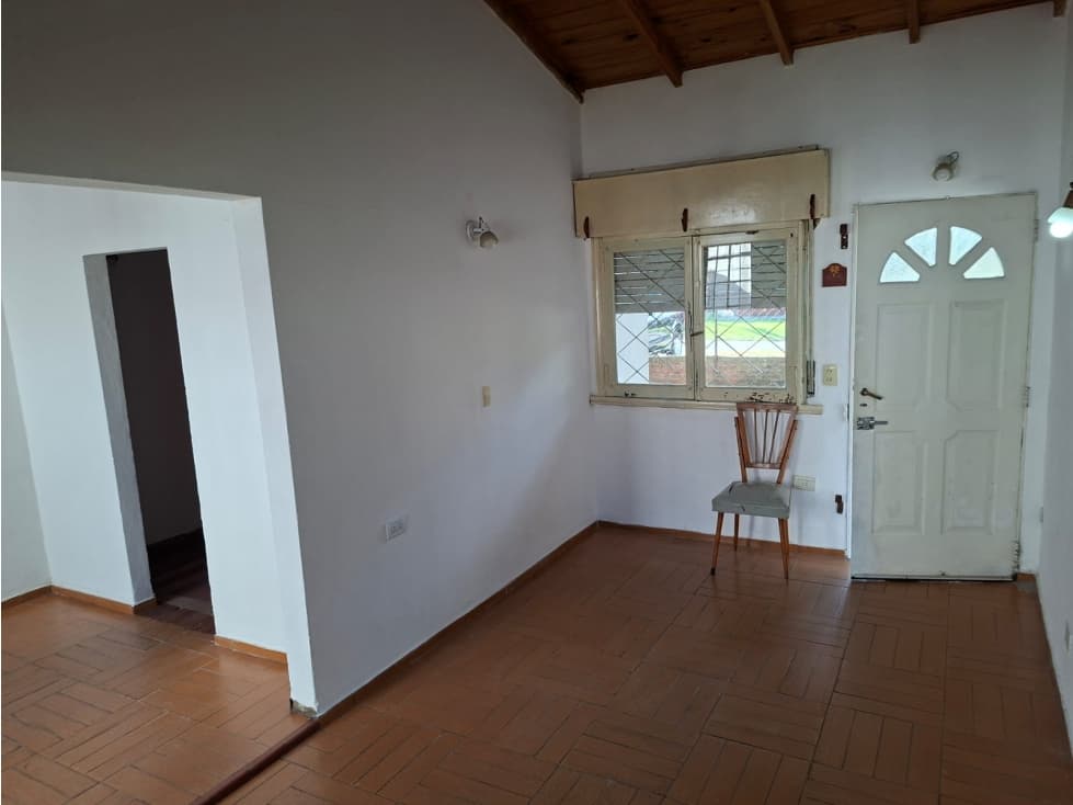 ZONA COLINAS; CHALET 3 AMBIENTES C/ JARDIN — foto 6