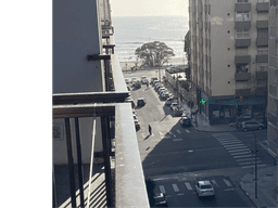 Ambiente externo con balcón