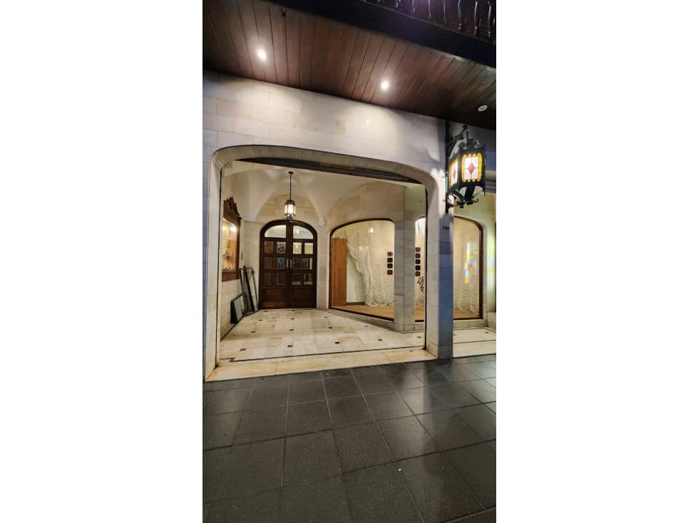 VENTA EXCELENTE SALON COMERCIAL ACTIVO PLAYA GDE CALLE ALEM — foto 1