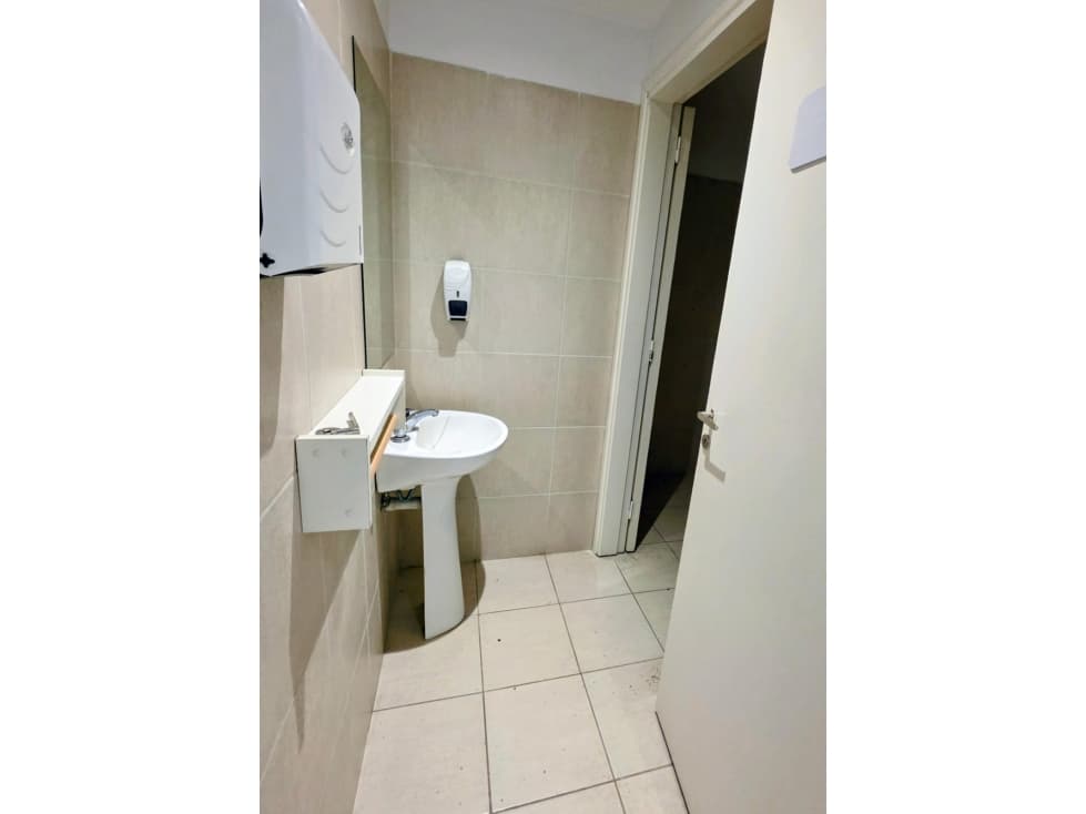ALQUILER SEMIPISO OFICINA - ZONA GUEMES — foto 5