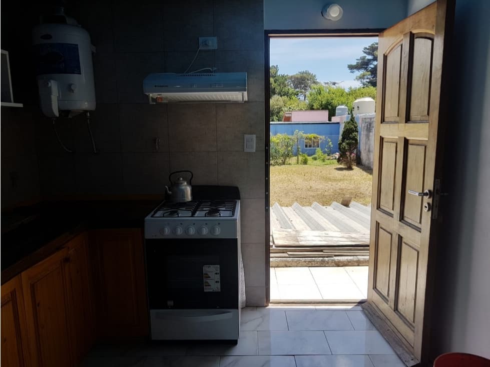 Alquiler ANUAL Dpto. de Tres amb. - gas natural!!! — foto 6