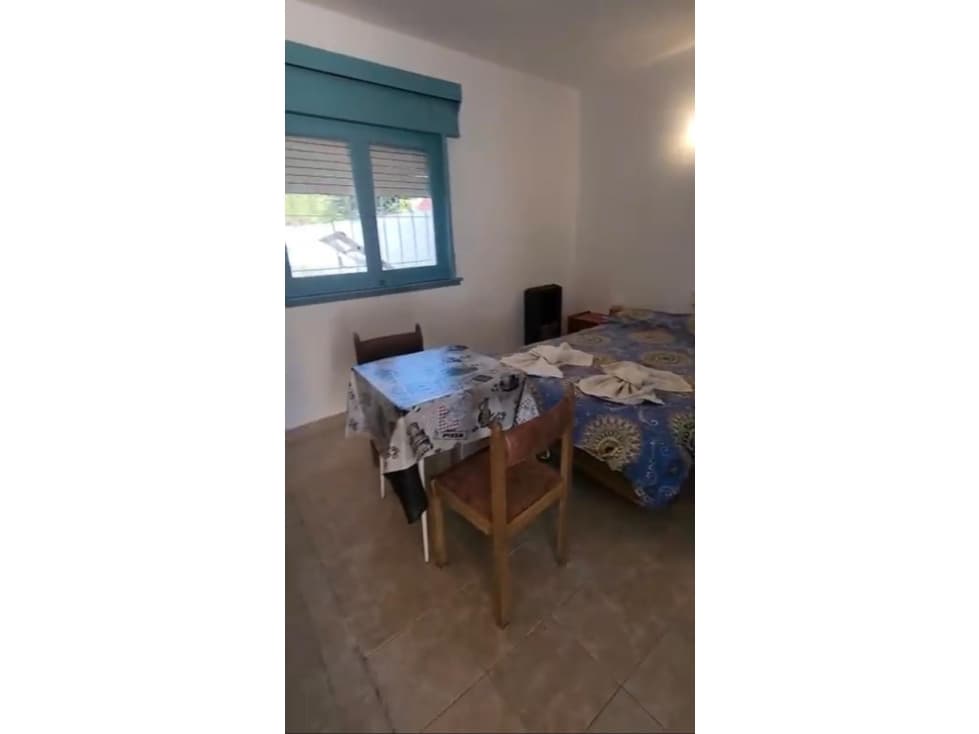Alquiler anual Dpto. de un ambiente con calefacción!! — foto 2