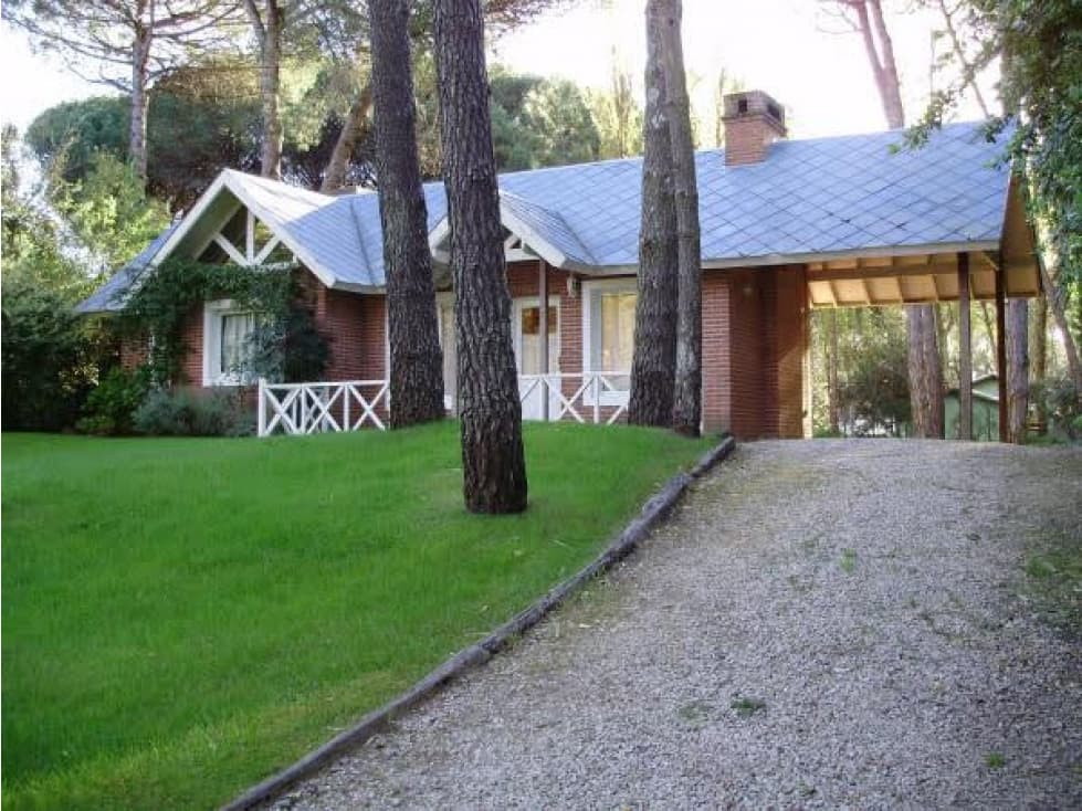 Cálida propiedad en el bosque de carilo — foto 1