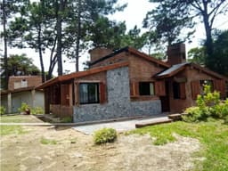 Cómoda y practica casa en excelente zona VALERIA DEL MAR (2DA FEBRERO)