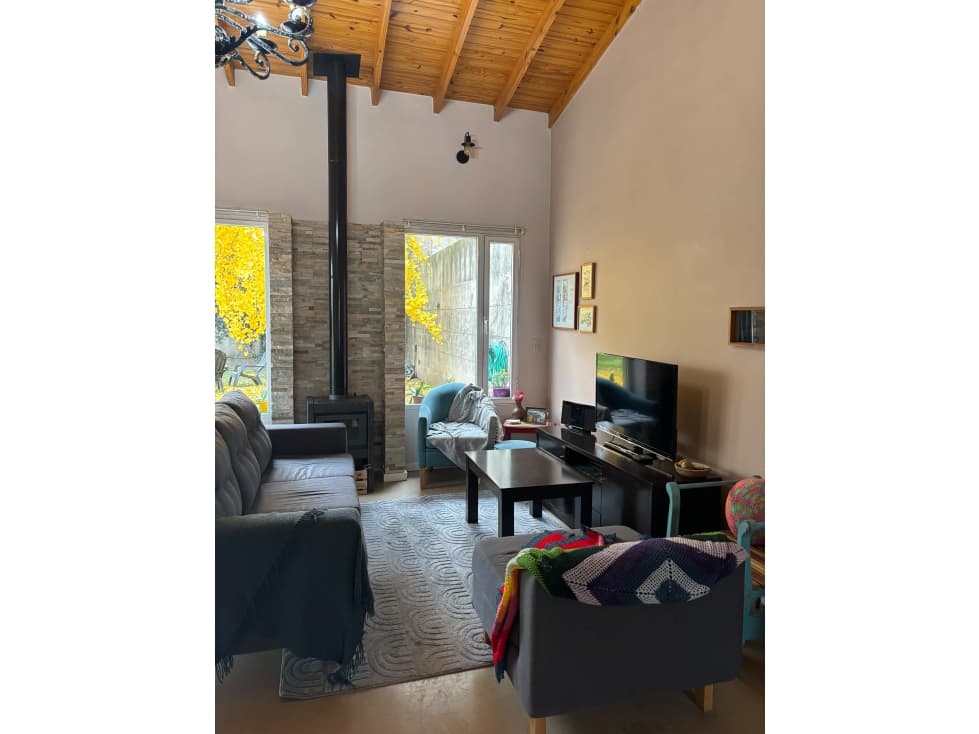 Pujol 3525, entre Balbastro y Quito. Isidro Casanova — foto 3