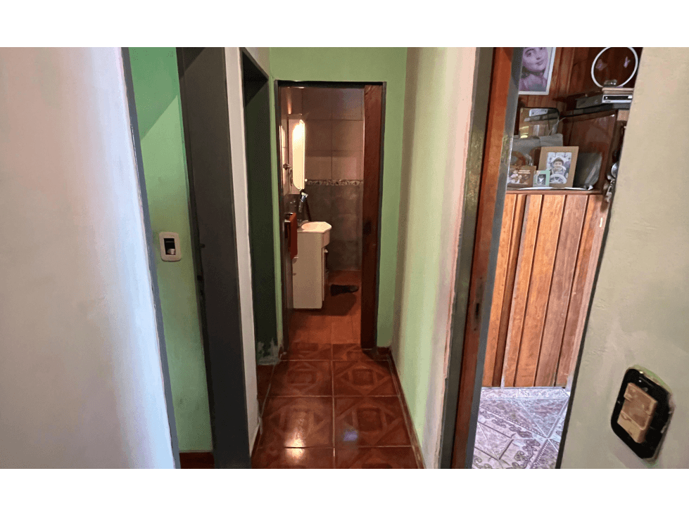 Casa 3 dormitorios con local y 2 cocheras Gonnet — foto 3
