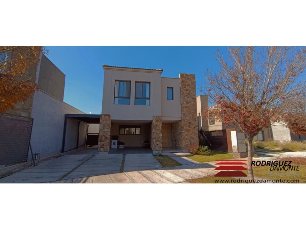 Casa en venta en Barrio Privado La Bastilla Mendoza — foto 1